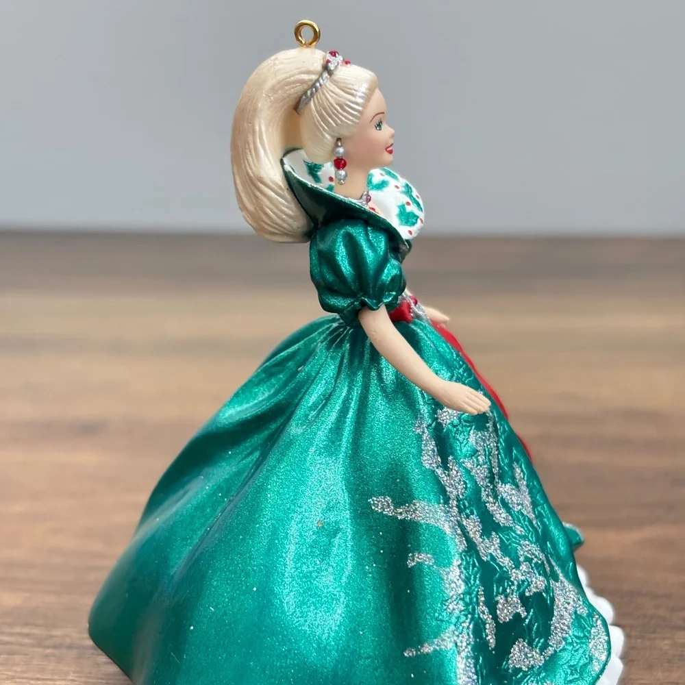 VINTAGE Hallmark Keepsake Christmas Ornament Green HOLIDAY BARBIE Mattel 1995